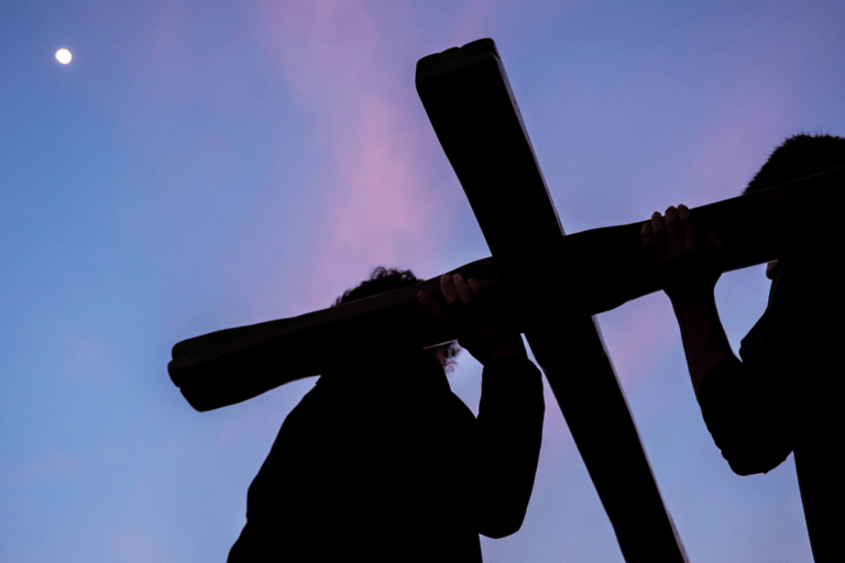 Lee más sobre el artículo Celebración del Vía Crucis 2025